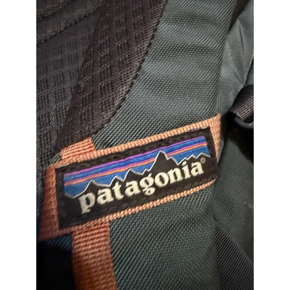 Patagonia Refugio Daypack 28L Backpack Gray Orange Outdoor Hiking Travel Bag